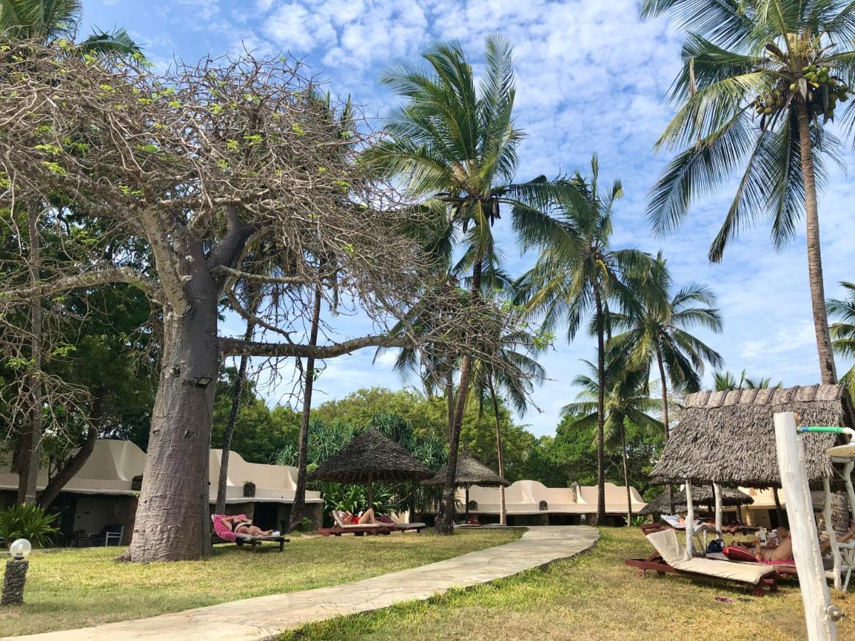 Eleven Pearl Boutique Hotel & Spa Diani Beach Esterno foto