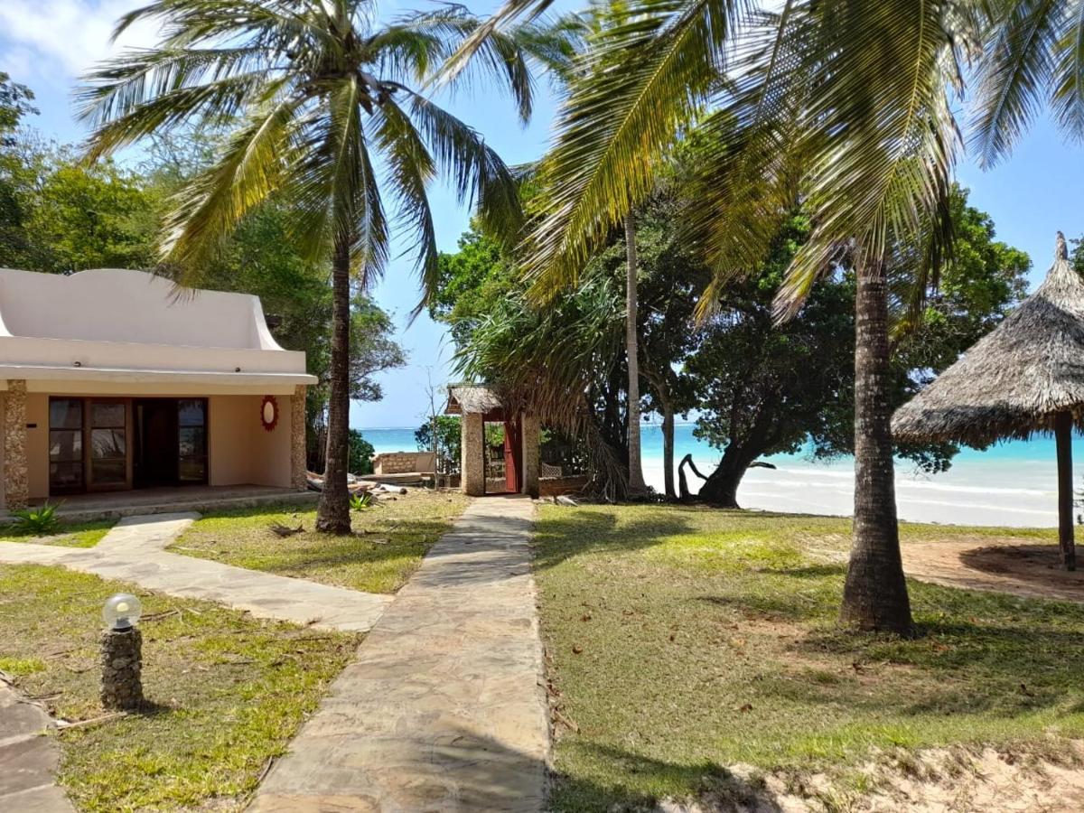 Eleven Pearl Boutique Hotel & Spa Diani Beach Esterno foto