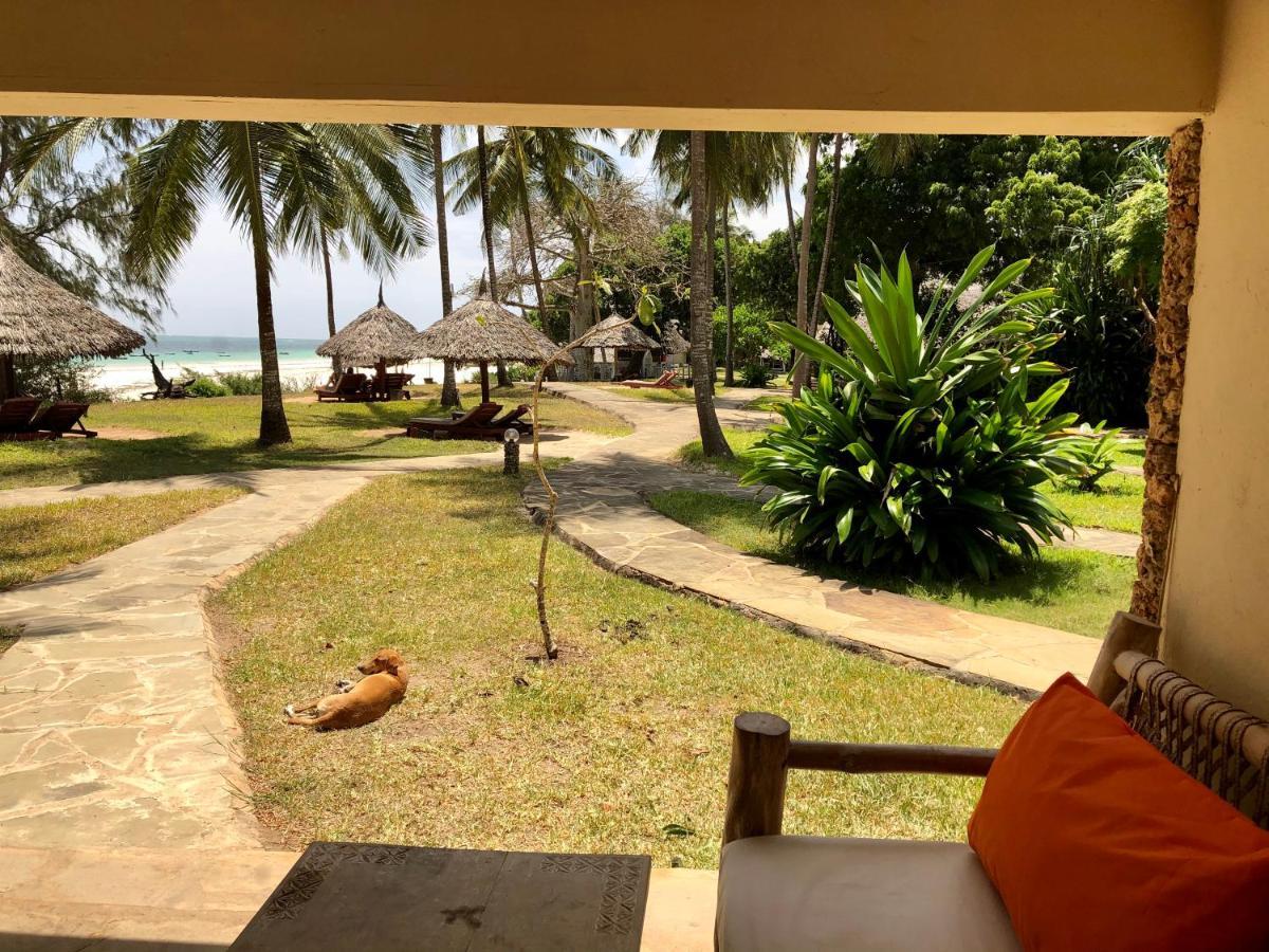 Eleven Pearl Boutique Hotel & Spa Diani Beach Esterno foto