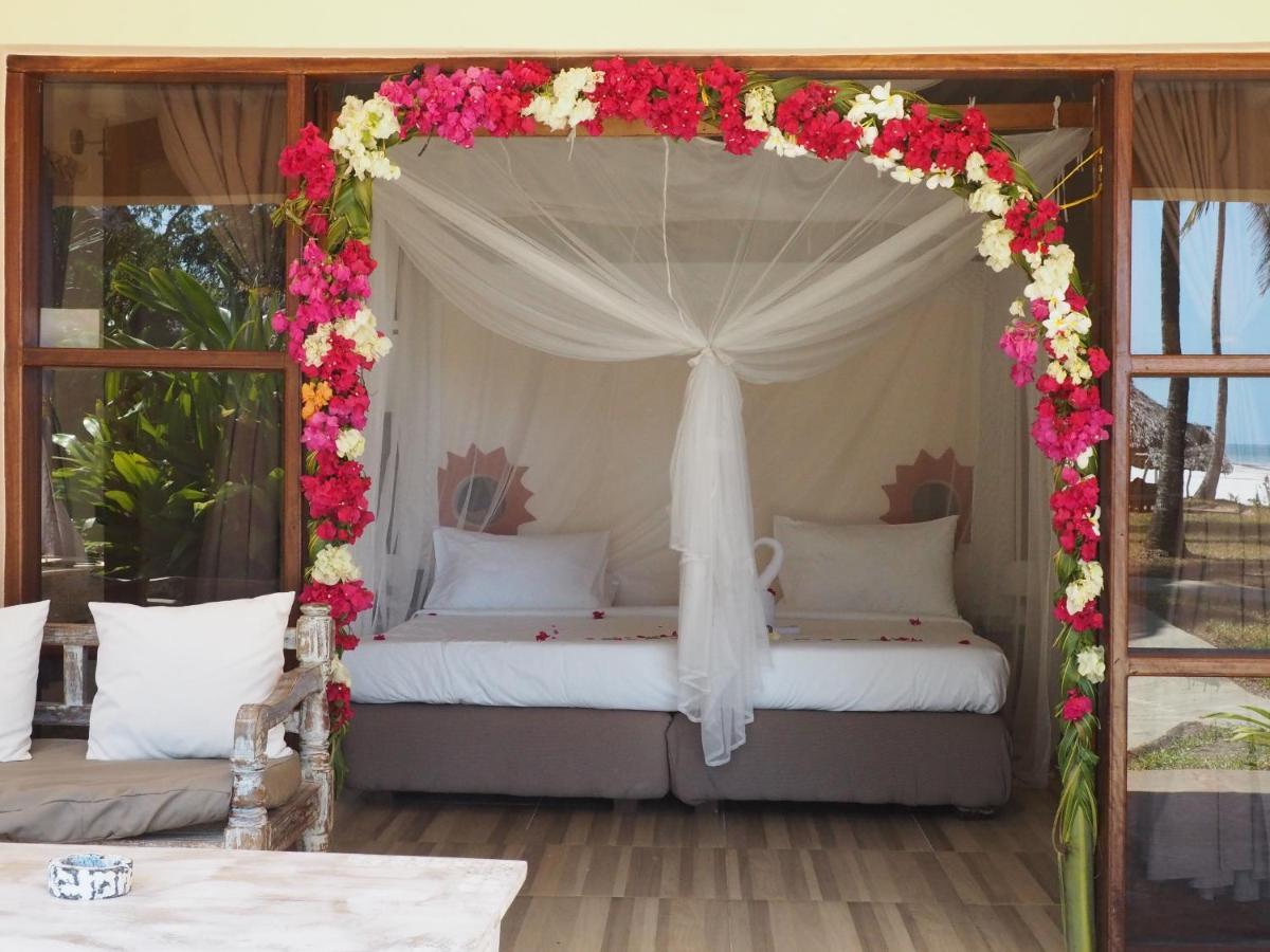 Eleven Pearl Boutique Hotel & Spa Diani Beach Esterno foto