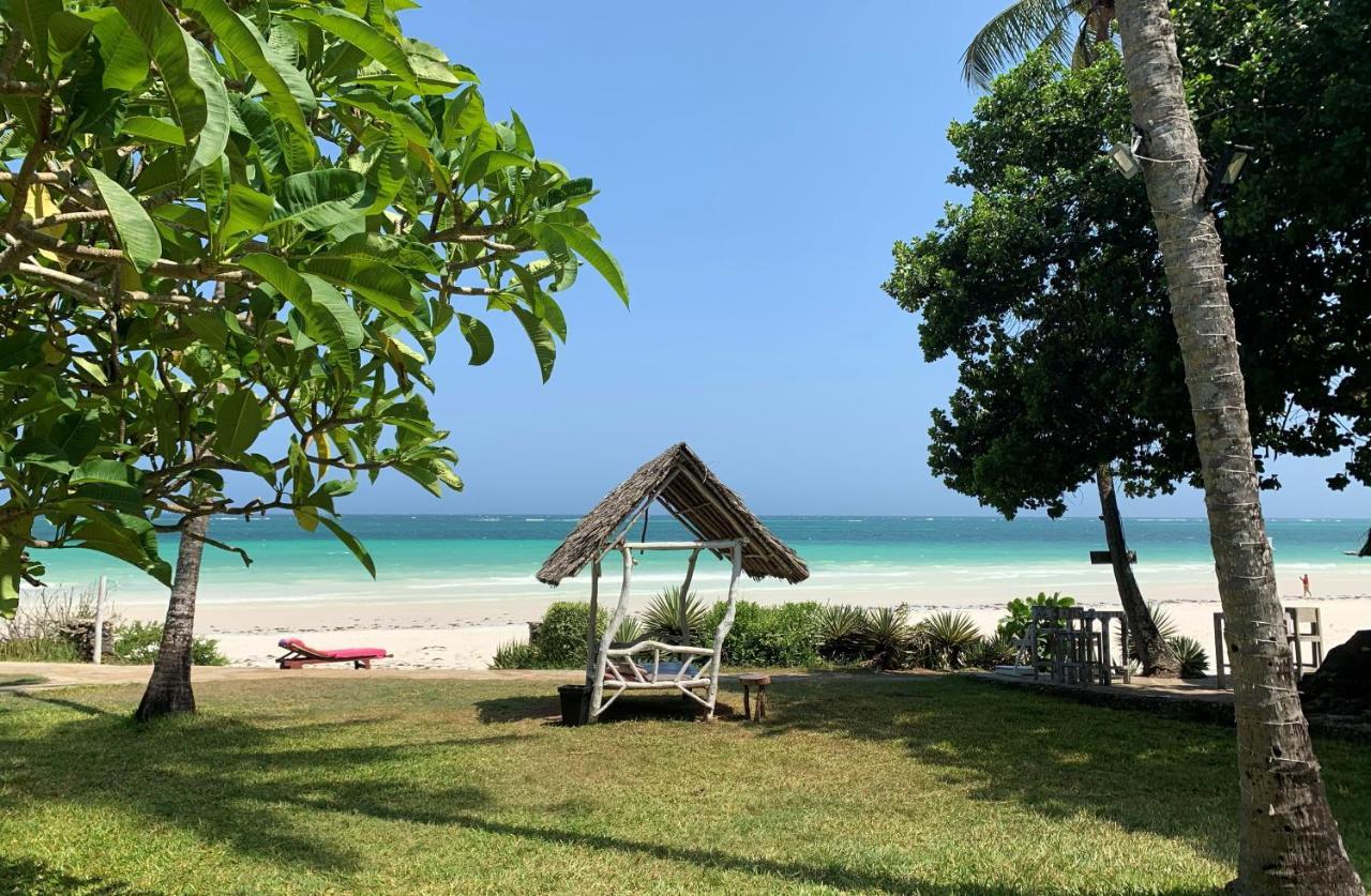 Eleven Pearl Boutique Hotel & Spa Diani Beach Esterno foto