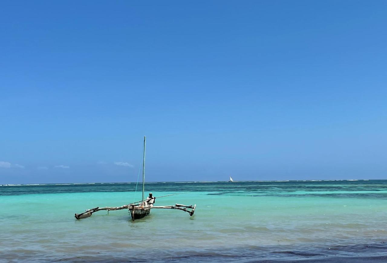 Eleven Pearl Boutique Hotel & Spa Diani Beach Esterno foto