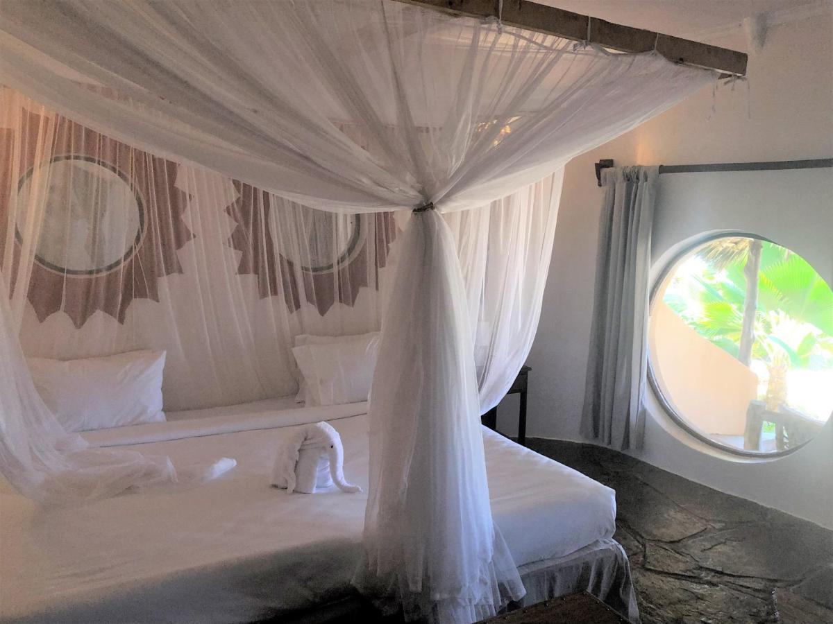 Eleven Pearl Boutique Hotel & Spa Diani Beach Esterno foto