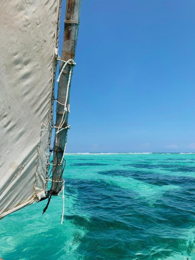 Eleven Pearl Boutique Hotel & Spa Diani Beach Esterno foto