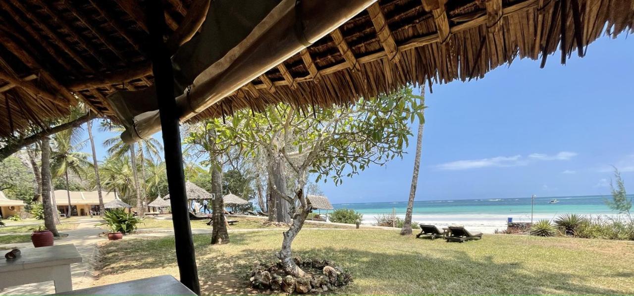 Eleven Pearl Boutique Hotel & Spa Diani Beach Esterno foto