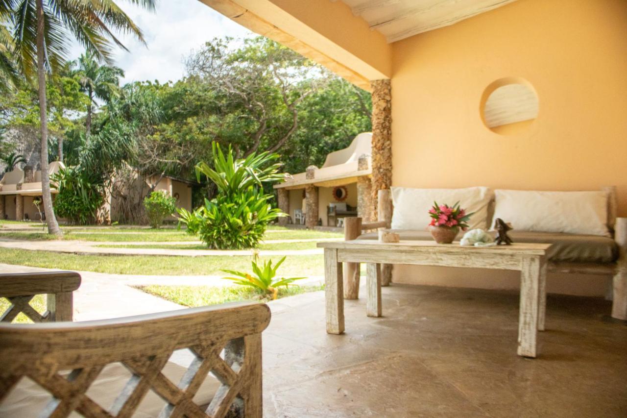 Eleven Pearl Boutique Hotel & Spa Diani Beach Esterno foto