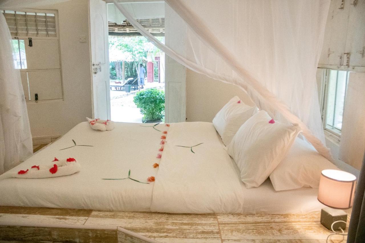 Eleven Pearl Boutique Hotel & Spa Diani Beach Esterno foto